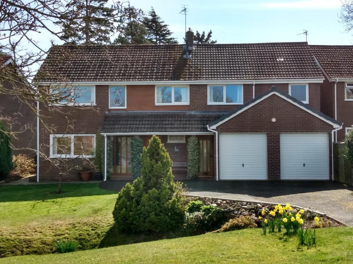 Nant Gloyw Oswestry Bed & Breakfast ภายนอก รูปภาพ